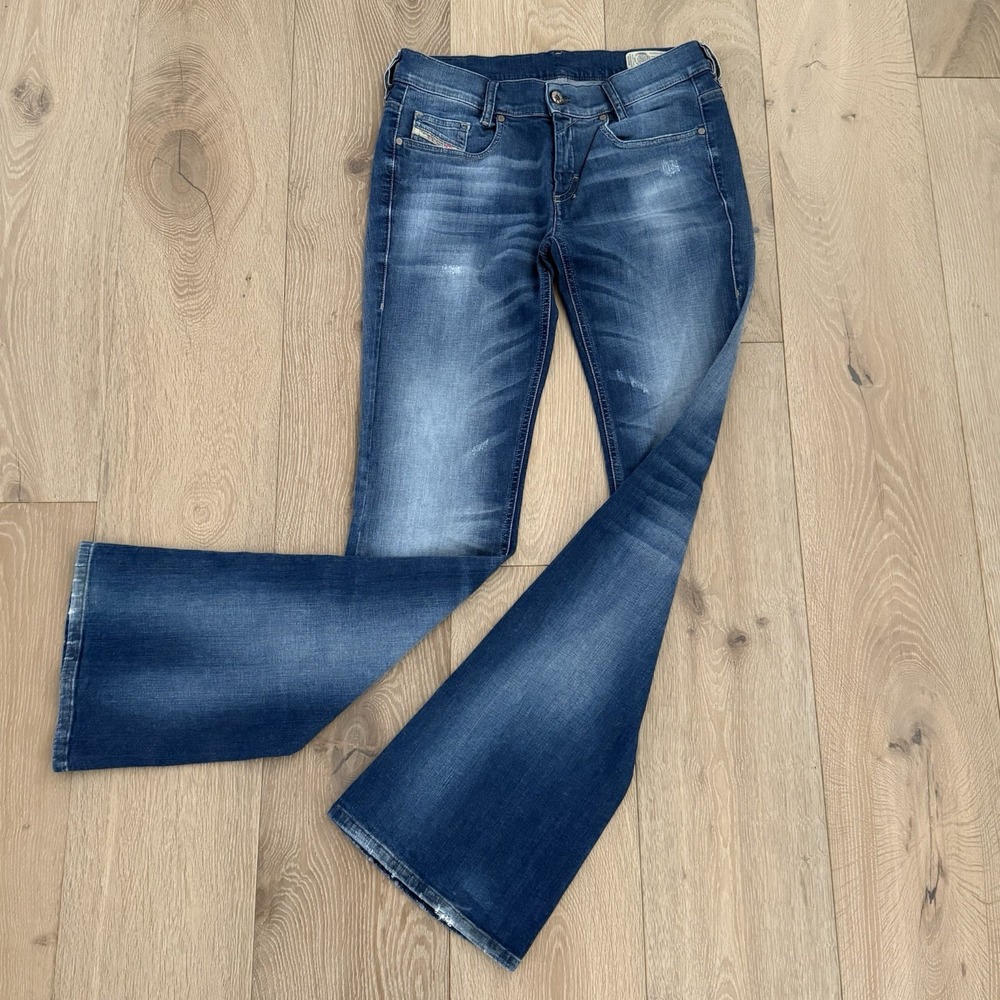 Diesel Louvboot Slim Bootcut Low Rise Jeans Size 29 Medium Wash Inseam 32"